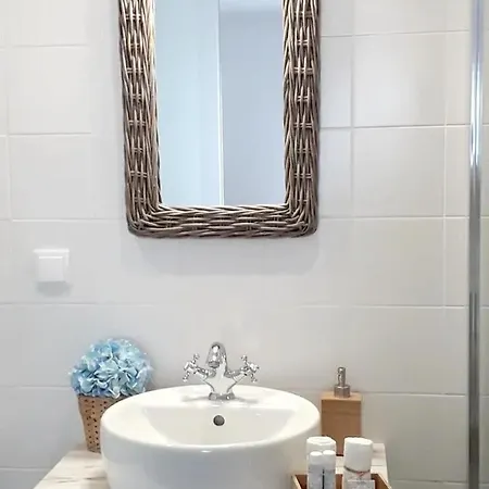 With 4 Bedrooms In With Wonderful Mountain View Private Pool Enclosed Garden 5 Km From The Beach Villa Mafra