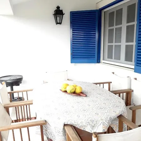 With 4 Bedrooms In With Wonderful Mountain View Private Pool Enclosed Garden 5 Km From The Beach * Mafra