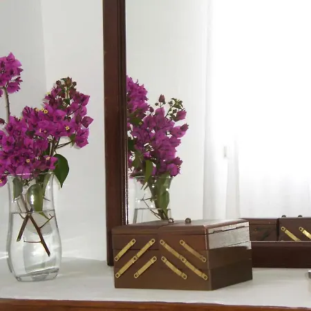 With 4 Bedrooms In With Wonderful Mountain View Private Pool Enclosed Garden 5 Km From The Beach * Mafra