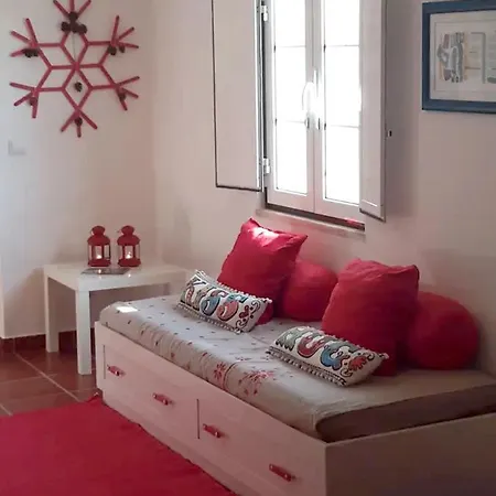 With 4 Bedrooms In With Wonderful Mountain View Private Pool Enclosed Garden 5 Km From The Beach * Mafra